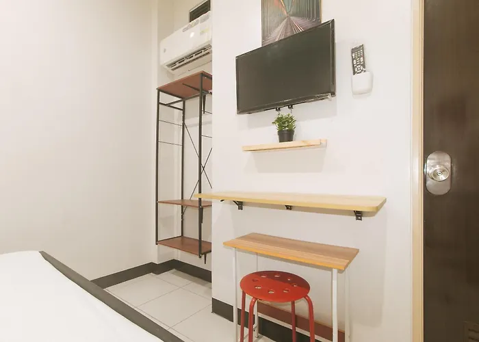 Hotel Urbanview At Mherylle's Near Ust