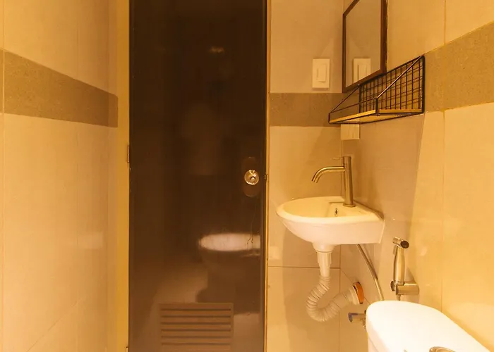 Hotel Urbanview At Mherylle's Near Ust Manila