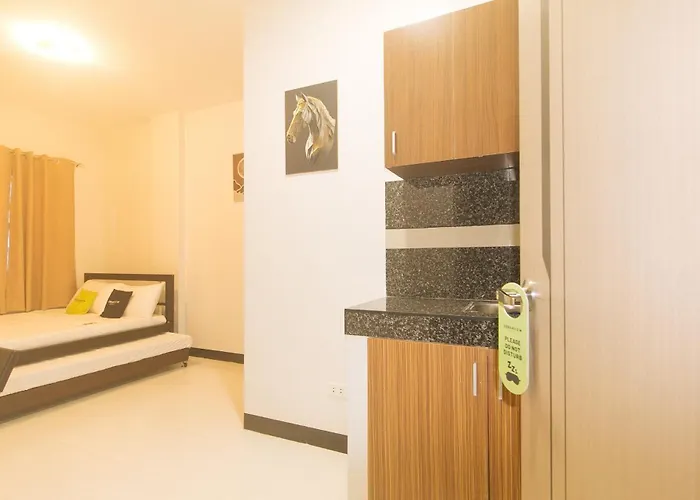 Urbanview At Mherylle's Near Ust Hotel